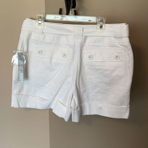 New white linen belted cuffed shorts - Picture 3 of 11
